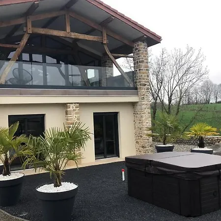 Chez Bascans Corps De Ferme Renove Avec Jacuzzi Et Piscines 2 Bassins *